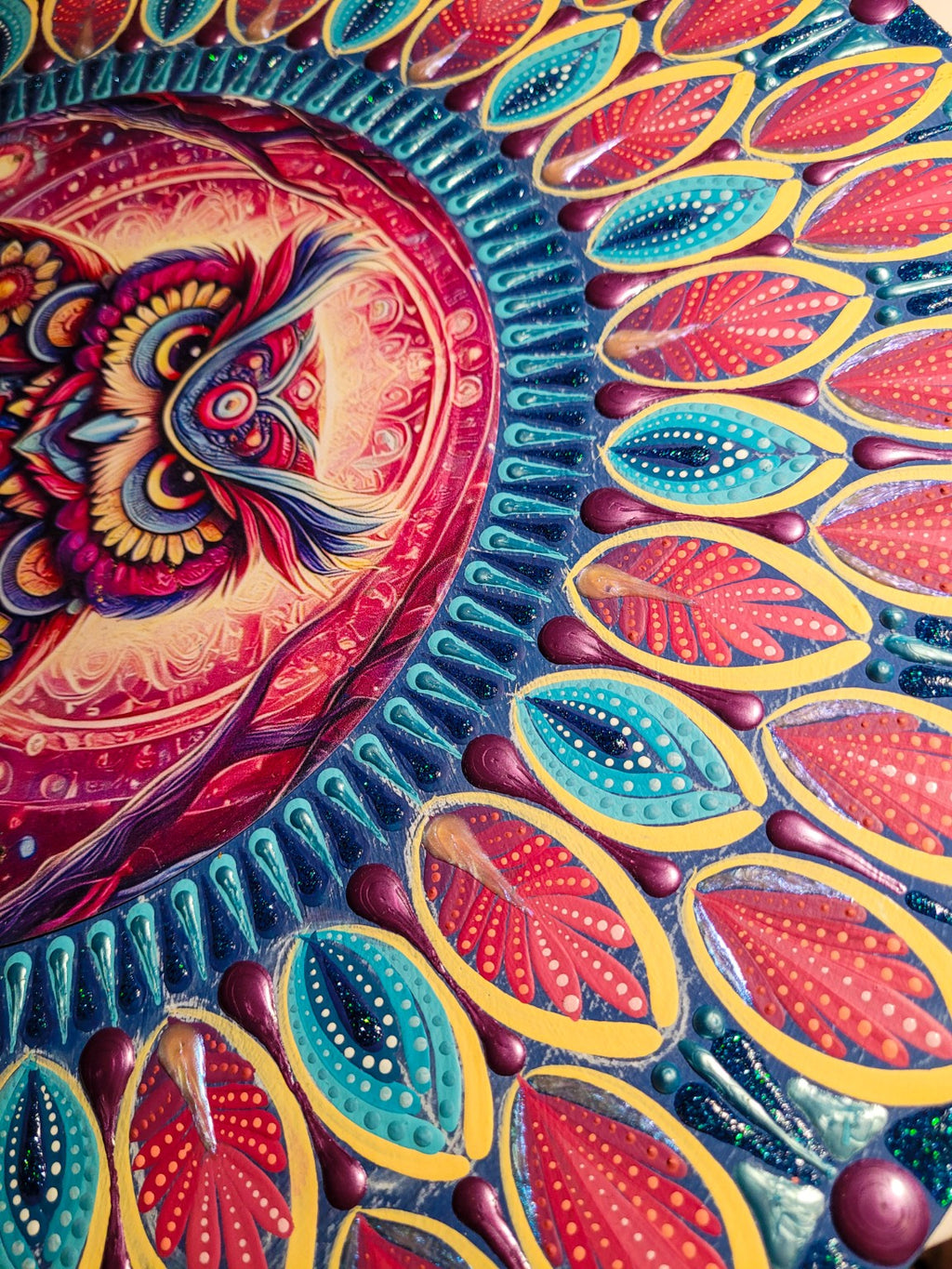 AURORA mixed media mandala – prikaz na steni